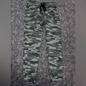 Zyai  Active army joggers Size small